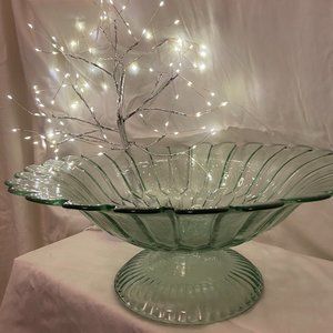 Large 1920's daisy inspired green glass bowl